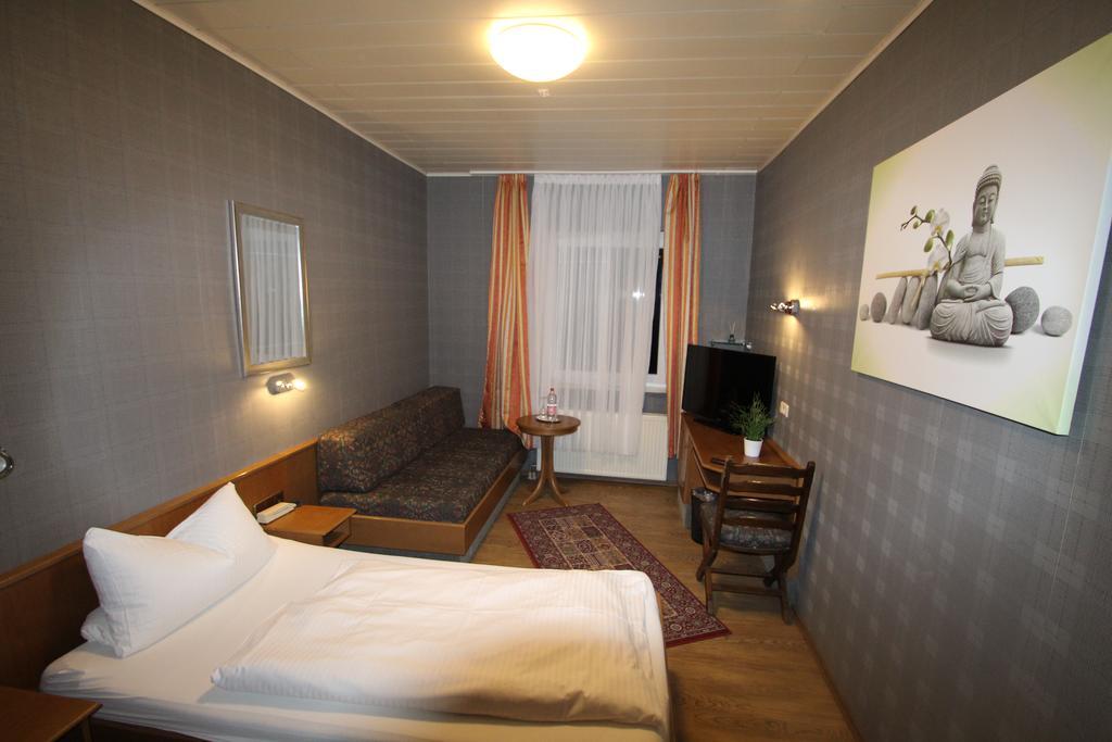 Charlottenhof Hotel Messel Buitenkant foto